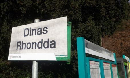 Dinas Rhondda station sign